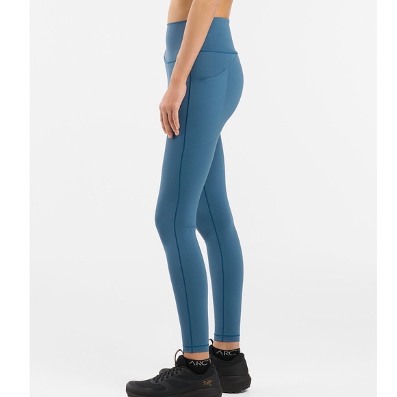 Arc’teryx Essent High Rise Legging 28” size 4 - Picture 5 of 16